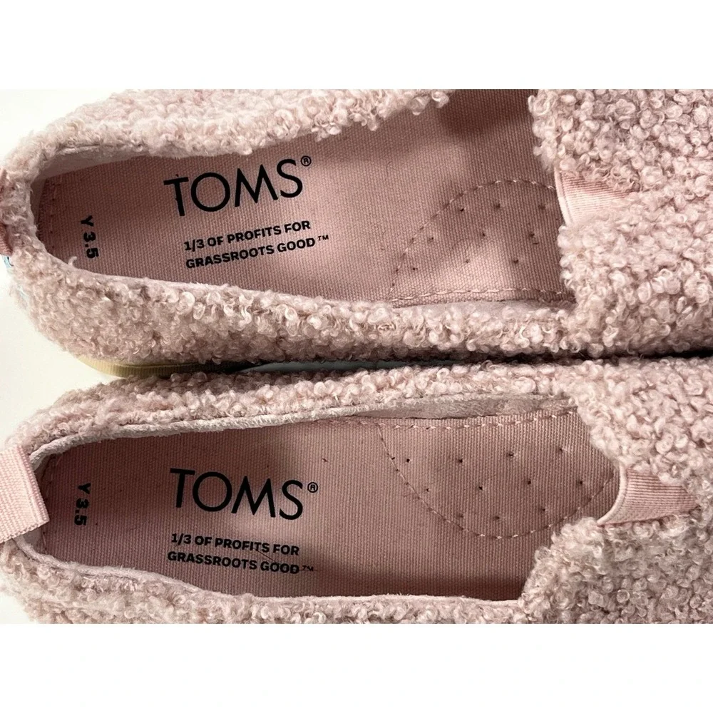 NWT TOMS Youth 3.5Y Alpargata Cloudy Pink Fuzzy Faux‎ Shearling Shoes [10018675]
